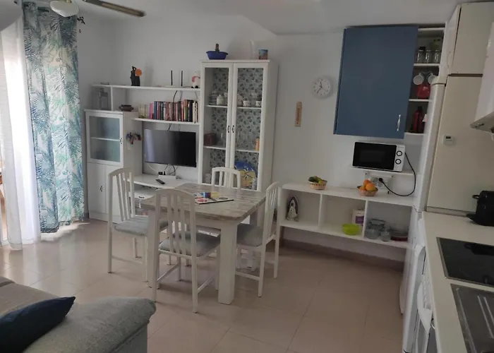 Apartamento Con Piscina En Primera Linea De Playa