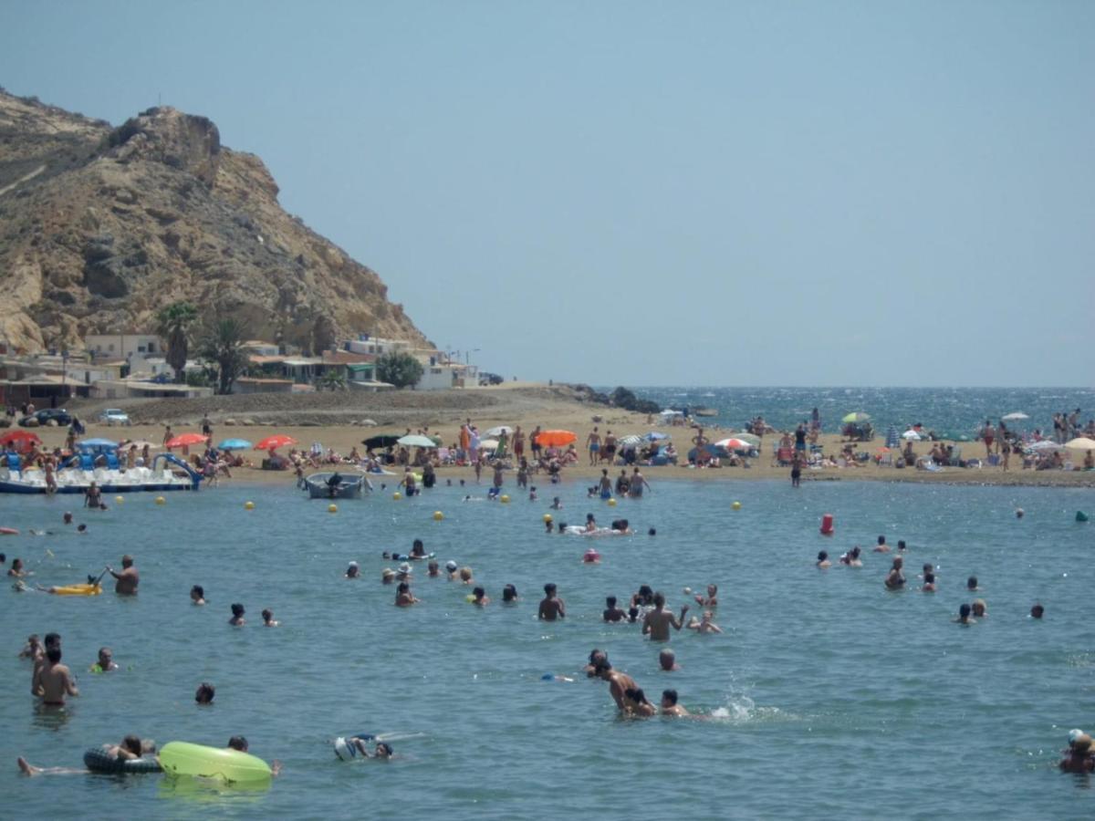 Con Piscina En Primera Linea De Playa